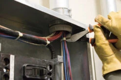 Klein KLE-94130 5pc 1000V Insulated Tool Kit -Makita Shop Sales 200028eins app1 20110.1692803913