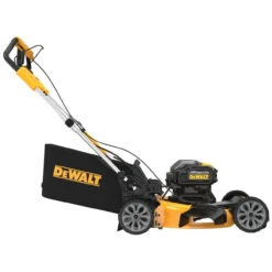 DEWALT DEW-DCMWSP244U2-CA 2X20V MAX 21-1/2" Brushless Cordless Fwd Self-Propelled Lawn Mower 2x 10.0Ah Kit -Makita Shop Sales 300DPI 1000px DCMWSP244U2 4 15030.1645639038