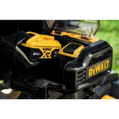 DEWALT DEW-DCMWSP244U2-CA 2X20V MAX 21-1/2" Brushless Cordless Fwd Self-Propelled Lawn Mower 2x 10.0Ah Kit -Makita Shop Sales 300DPI 1000px DCMWSP244U2 F1 42952.1645639046