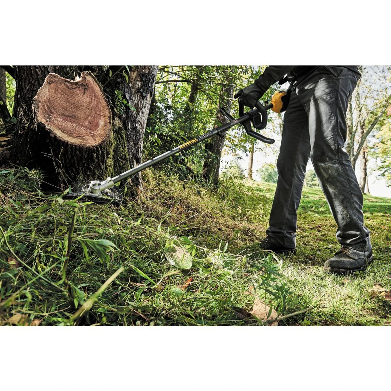 DEWALT DEW-DCST972X1 FLEXVOLT 60V MAX 17" Brushless Cordless Power Head Attachment Capable String Trimmer 9.0Ah Kit 13 DEWALT DEW-DCST972X1 FLEXVOLT 60V MAX 17" Brushless Cordless Power Head Attachment Capable String Trimmer 9.0Ah Kit - Image 11