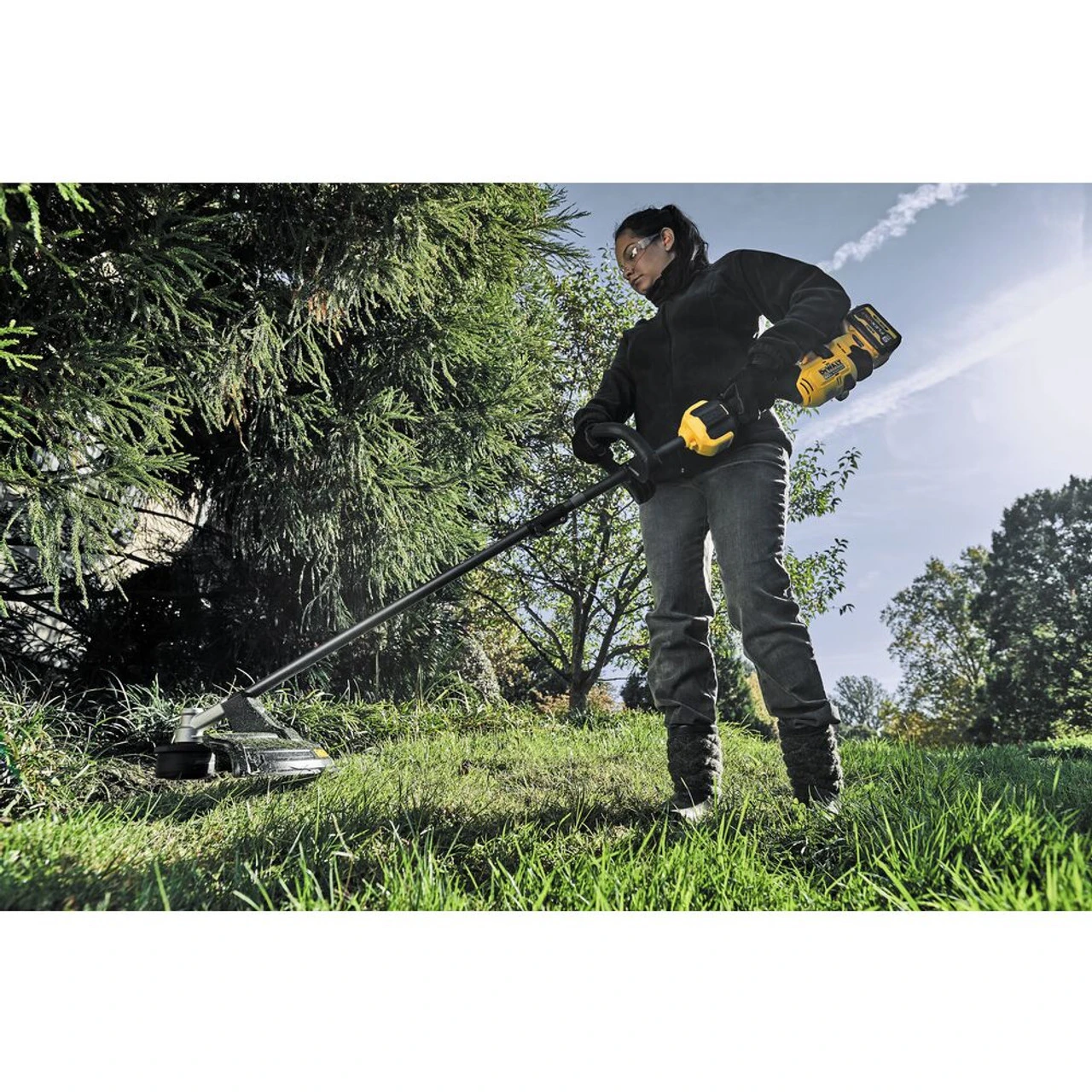 DEWALT DEW-DCST972X1 FLEXVOLT 60V MAX 17" Brushless Cordless Power Head Attachment Capable String Trimmer 9.0Ah Kit 20 DEWALT DEW-DCST972X1 FLEXVOLT 60V MAX 17" Brushless Cordless Power Head Attachment Capable String Trimmer 9.0Ah Kit - Image 18