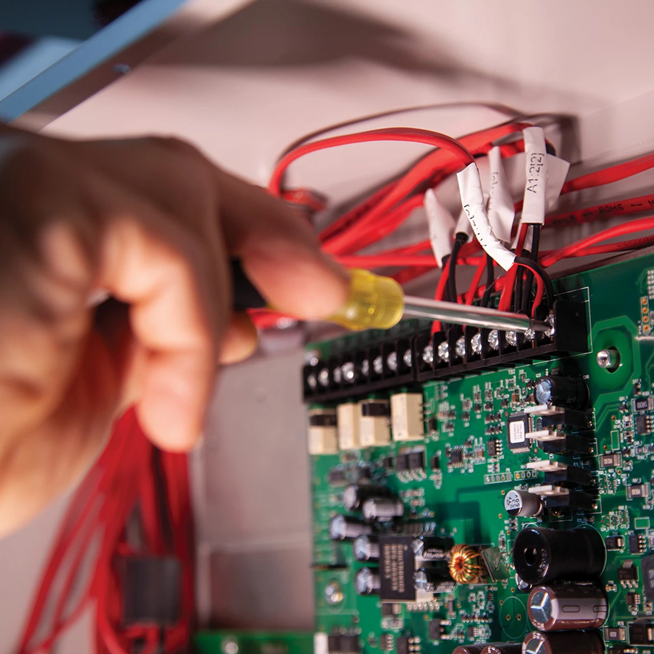 Klein KLE-32614 4-in-1 Multi-Bit Electronics Pocket Screwdriver Sl Bits 14 Klein KLE-32614 4-in-1 Multi-Bit Electronics Pocket Screwdriver Sl Bits - Image 12