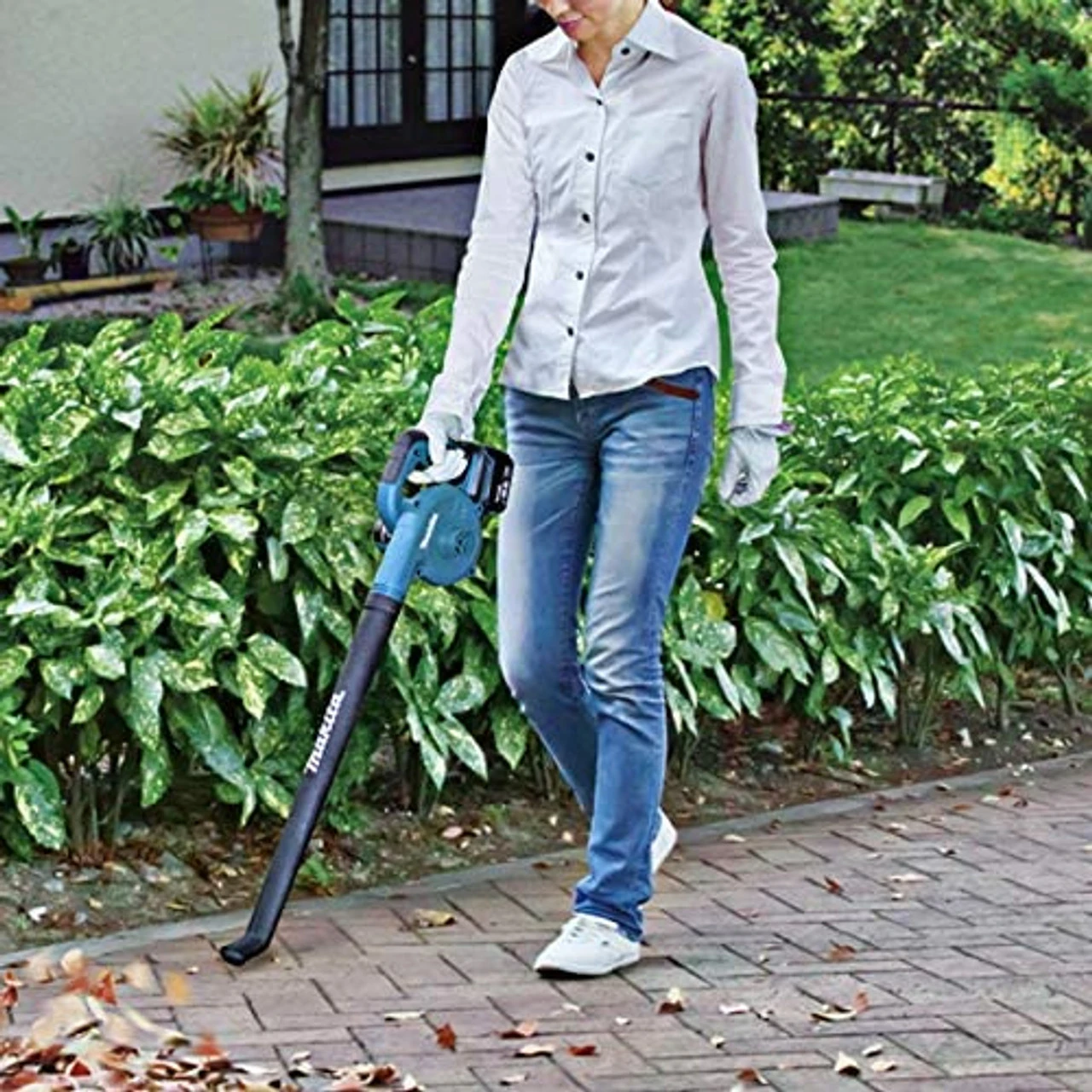 Makita MAK-DUB183SF 18V LXT Cordless Blower / Sweeper 5 Makita MAK-DUB183SF 18V LXT Cordless Blower / Sweeper - Image 3