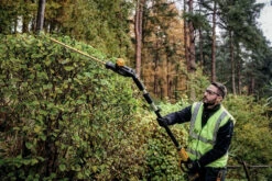 DEWALT DEW-DCPH820M1 20V MAX 22" Pole Hedge Trimmer 4.0Ah Kit 13 DEWALT DEW-DCPH820M1 20V MAX 22" Pole Hedge Trimmer 4.0Ah Kit -Makita Shop Sales 81V5pluHRAL. AC SL1500 58937.1610050241