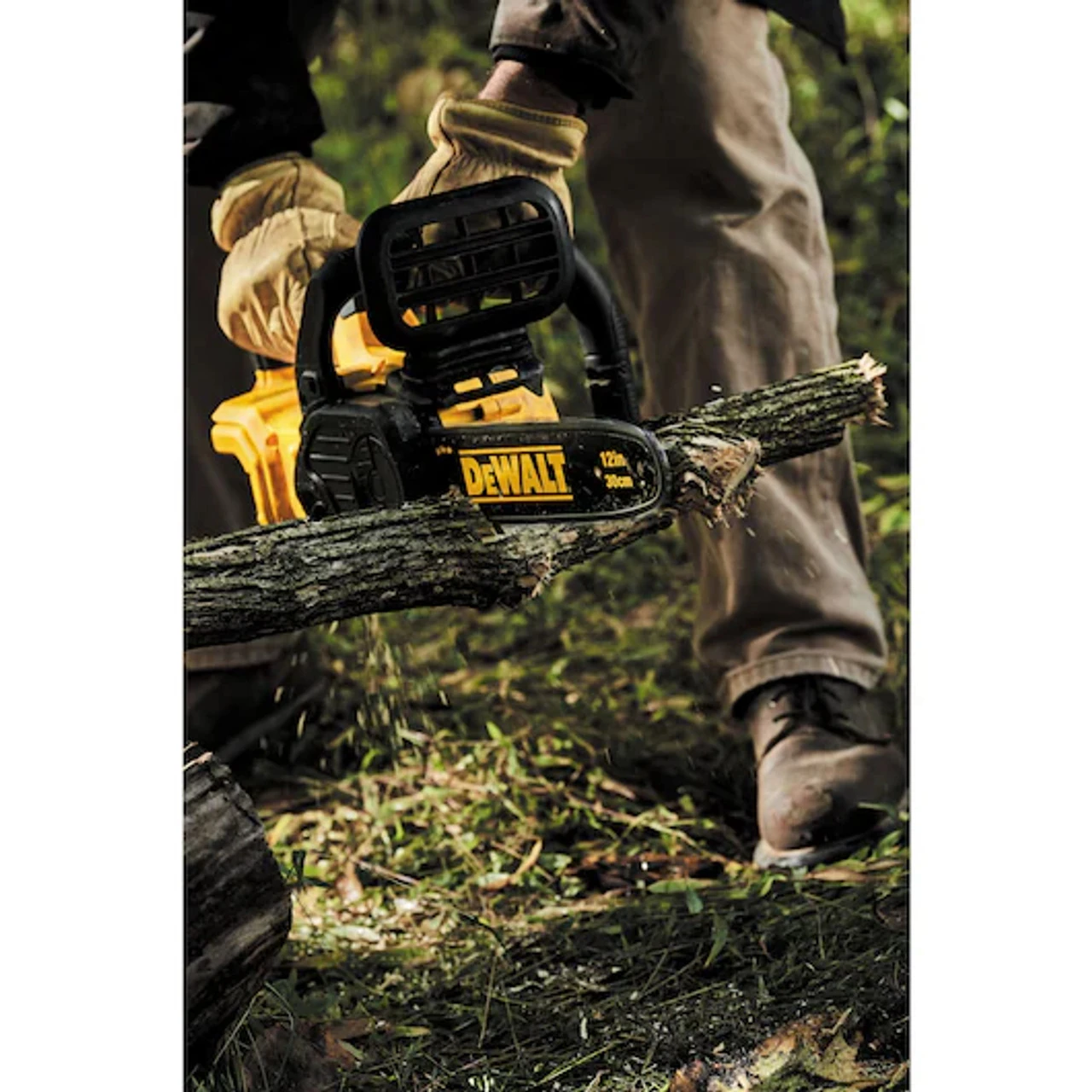 DEWALT DEW-DCCS620P1 20V MAX Compact 12 In. Cordless Chainsaw Kit 9 DEWALT DEW-DCCS620P1 20V MAX Compact 12 In. Cordless Chainsaw Kit - Image 7