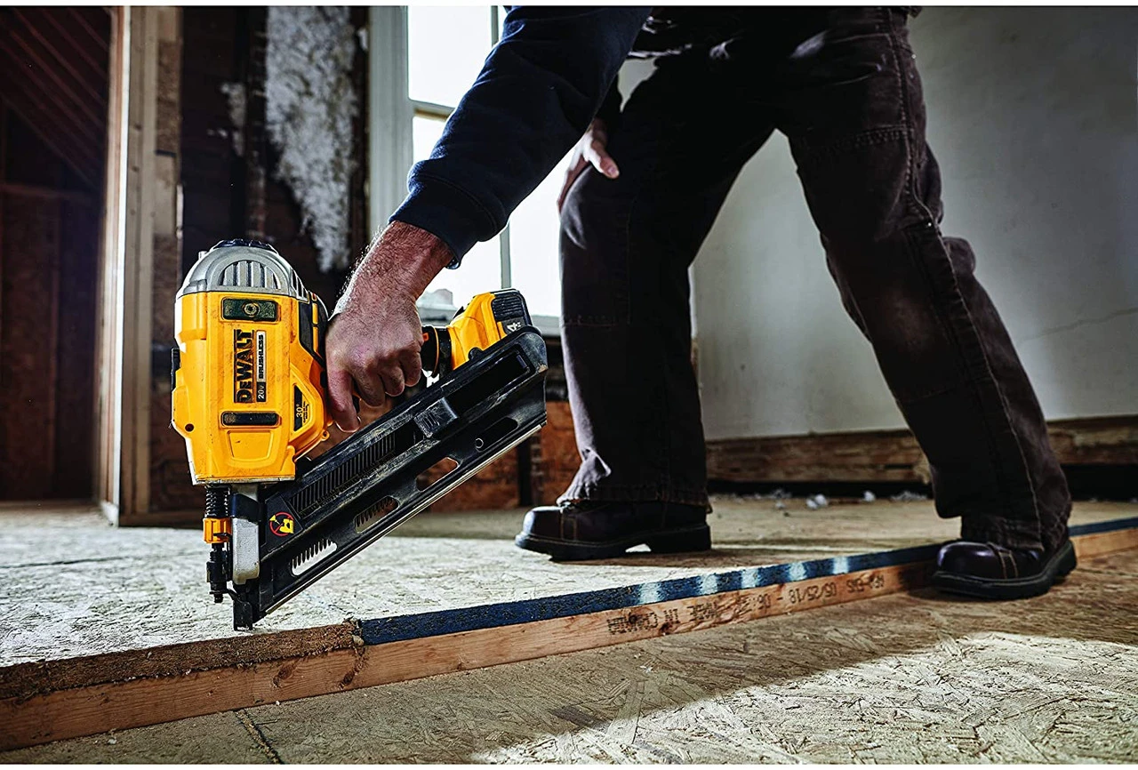 DEWALT DEW-DCN692B Gen3 20V MAX XR Brushless Dual Speed Framing Nailer Bare Tool 6 DEWALT DEW-DCN692B Gen3 20V MAX XR Brushless Dual Speed Framing Nailer Bare Tool - Image 4