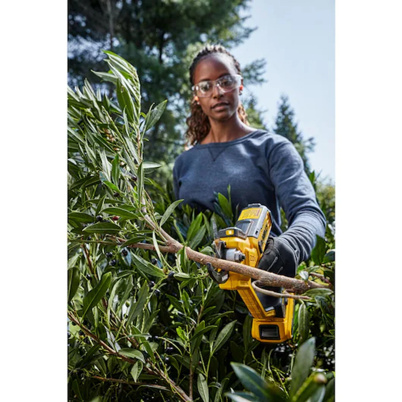 DEWALT DEW-DCPR320D1 20V MAX 1-1/2 In. Cordless Pruner 2.0Ah Kit 13 DEWALT DEW-DCPR320D1 20V MAX 1-1/2 In. Cordless Pruner 2.0Ah Kit - Image 11