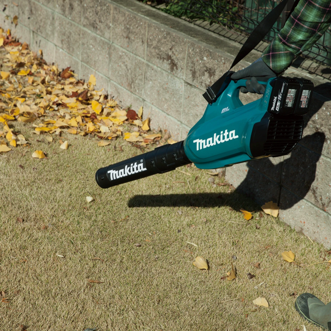 Makita MAK-DUB362Z 18Vx2 LXT Cordless Turbo Blower 4 Makita MAK-DUB362Z 18Vx2 LXT Cordless Turbo Blower - Image 2