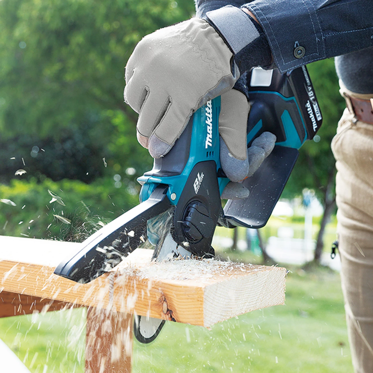 Makita MAK-DUC101Z 18V LXT BL 4in Pruning Saw W/XPT (Tool Only) 6 Makita MAK-DUC101Z 18V LXT BL 4in Pruning Saw W/XPT (Tool Only) - Image 4