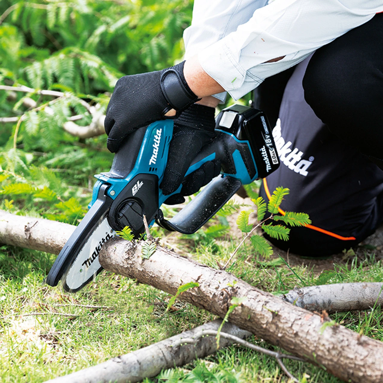 Makita MAK-DUC101Z 18V LXT BL 4in Pruning Saw W/XPT (Tool Only) 4 Makita MAK-DUC101Z 18V LXT BL 4in Pruning Saw W/XPT (Tool Only) - Image 2