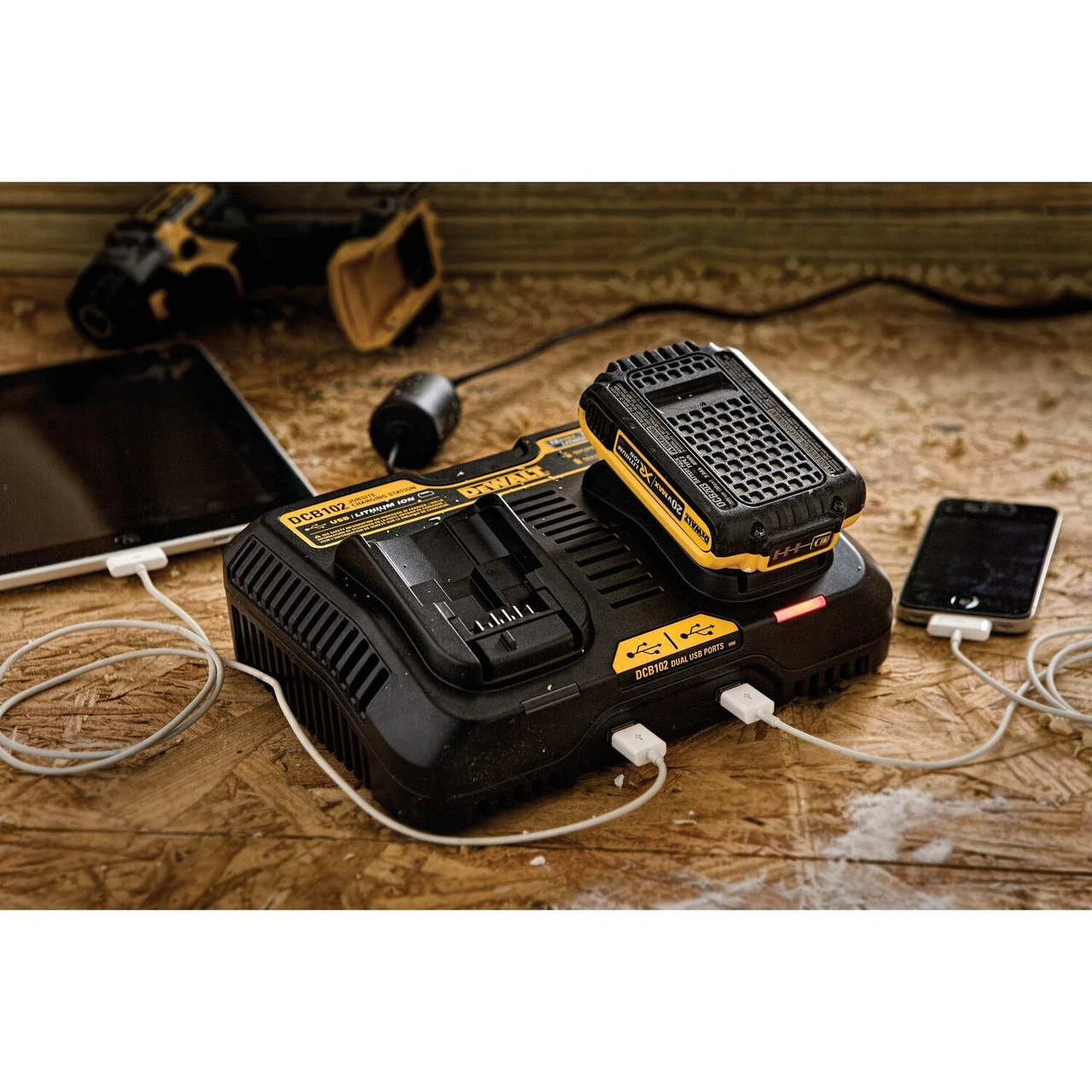 DEWALT DEW-DCB102 12V - 20V MAX Jobsite Charging Station - 1.5 Amp MAX Output 6 DEWALT DEW-DCB102 12V - 20V MAX Jobsite Charging Station - 1.5 Amp MAX Output - Image 4