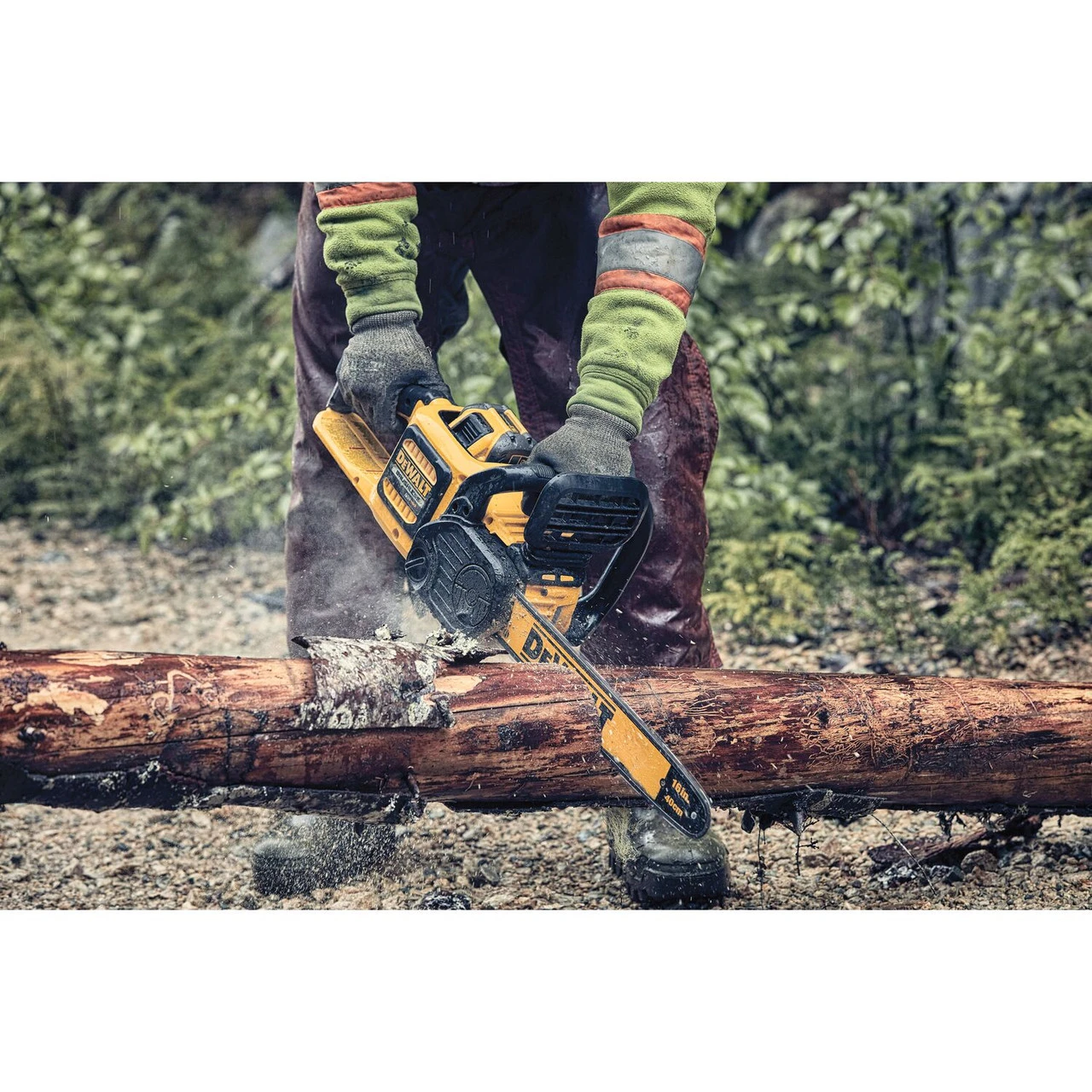 DEWALT DEW-DCCS670X1 60V FLEXVOLT MAX Brushless Chainsaw Kit 9 DEWALT DEW-DCCS670X1 60V FLEXVOLT MAX Brushless Chainsaw Kit - Image 7