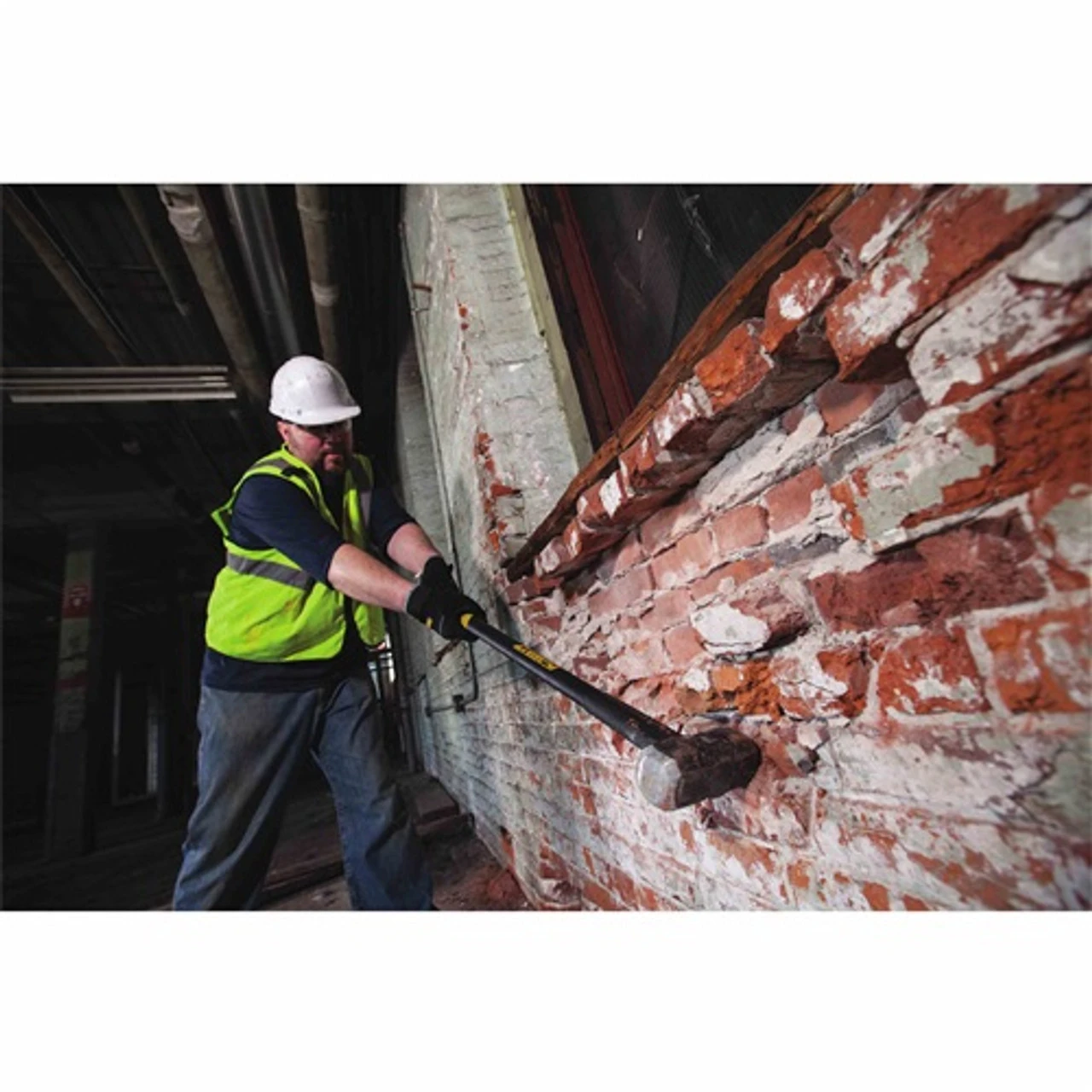 DEWALT DEW-DWHT56027 6 Lbs Exo-Core Sledge Hammer 7 DEWALT DEW-DWHT56027 6 Lbs Exo-Core Sledge Hammer - Image 5