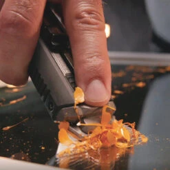 ToughBuilt TB-H4S5-01 Scraper Utility Knives W/ 5 Blades -Makita Shop Sales TB H4S5 01 1600X1200 9 78055.1669040559