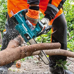 Makita MAK-UC004GM101 40V XGT 14" Top Handle Chainsaw 4.0Ah Kit -Makita Shop Sales UC004GM101 act 2 17269.1675190093