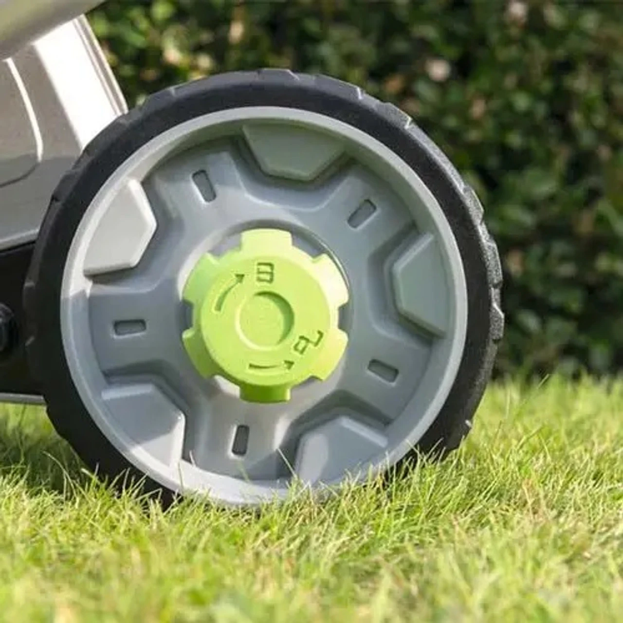 EGO Power EGO-EA0800 POWER+ 8" Multi-Head System Edger Attachment 15 EGO Power EGO-EA0800 POWER+ 8" Multi-Head System Edger Attachment - Image 13