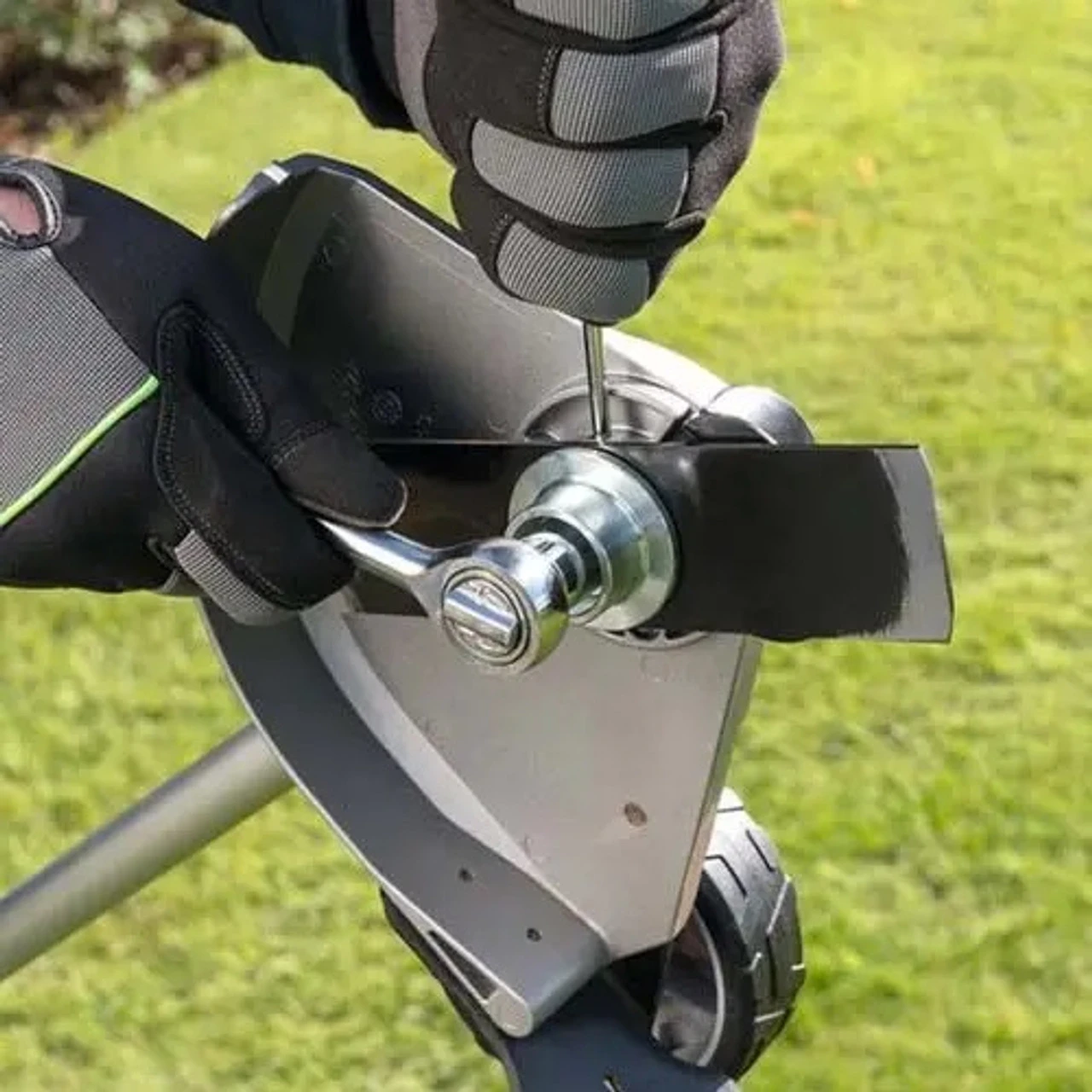 EGO Power EGO-EA0800 POWER+ 8" Multi-Head System Edger Attachment 10 EGO Power EGO-EA0800 POWER+ 8" Multi-Head System Edger Attachment - Image 8