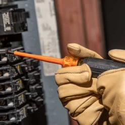 Klein KLE-94130 5pc 1000V Insulated Tool Kit -Makita Shop Sales insulated slim tip screwdriver app3 71359.1692803914