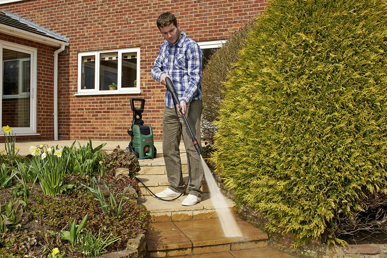 Bosch BOS-UNIVERSALAQUATAK-1900 Universal Aquatak 1900 Electric High-Pressure Washer, 1900 PSI 7 Bosch BOS-UNIVERSALAQUATAK-1900 Universal Aquatak 1900 Electric High-Pressure Washer, 1900 PSI - Image 5